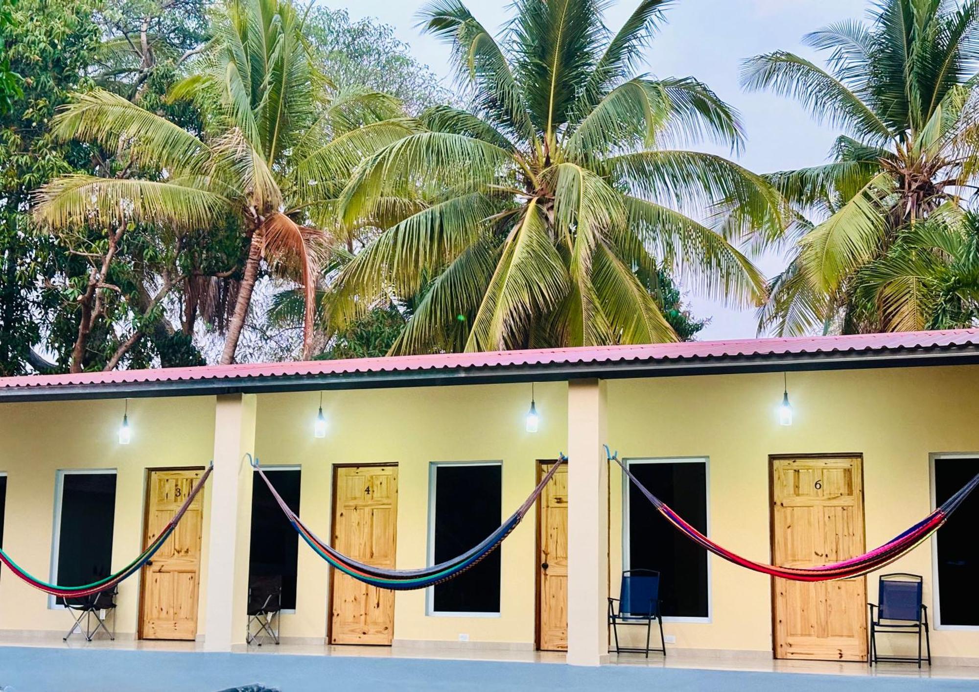 Hostal Camila'S Tamanique Экстерьер фото